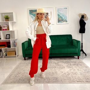 Miami O’clock Summer Drop Red Cargo Pants. NWOT